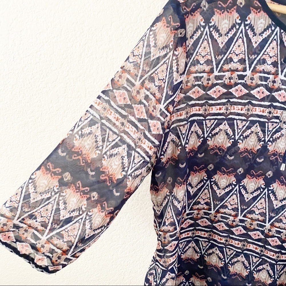 Flowy Tunic Blouse Size Large - image 4